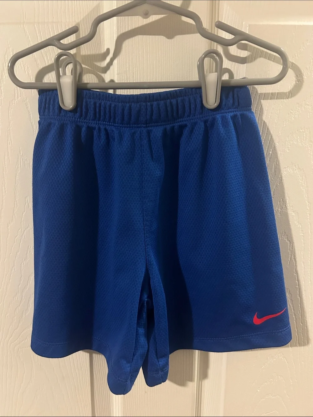 Nike Boys Gray & Blue Baseball Mascot Tee and shorts 7 (fits like a 6)